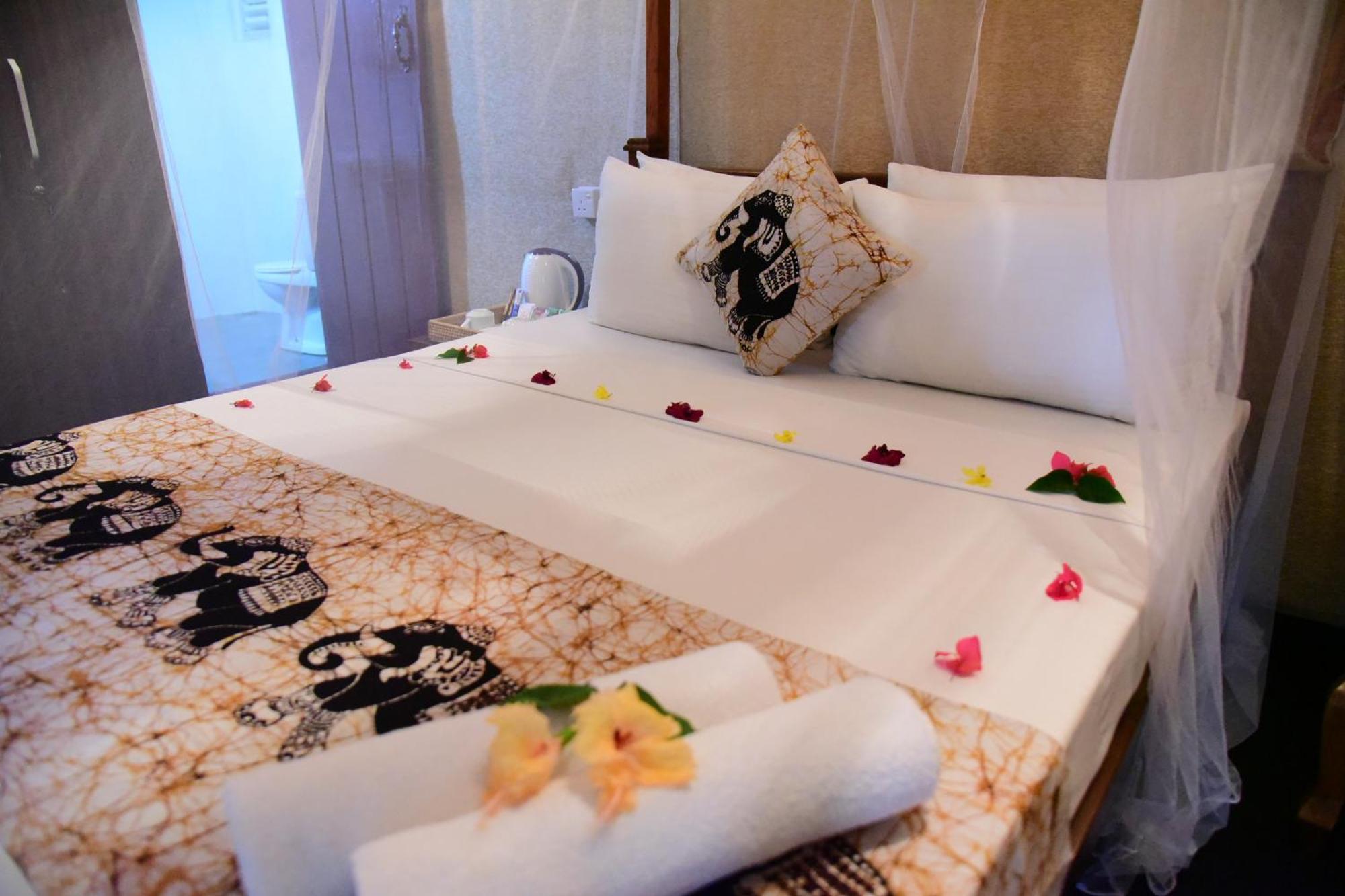 Villa Sunny Days Хиккадува Экстерьер фото