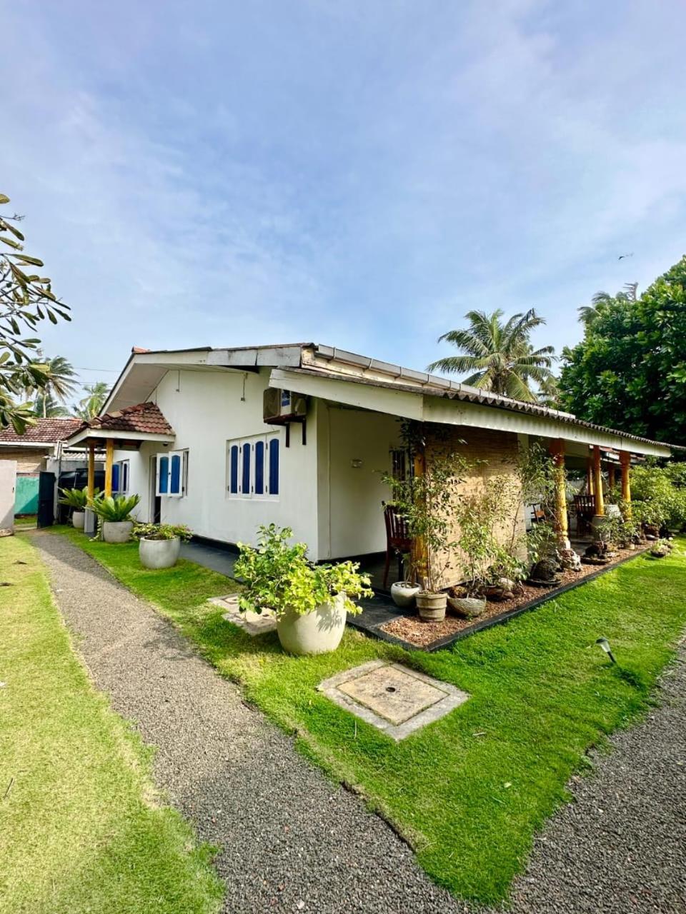 Villa Sunny Days Хиккадува Экстерьер фото