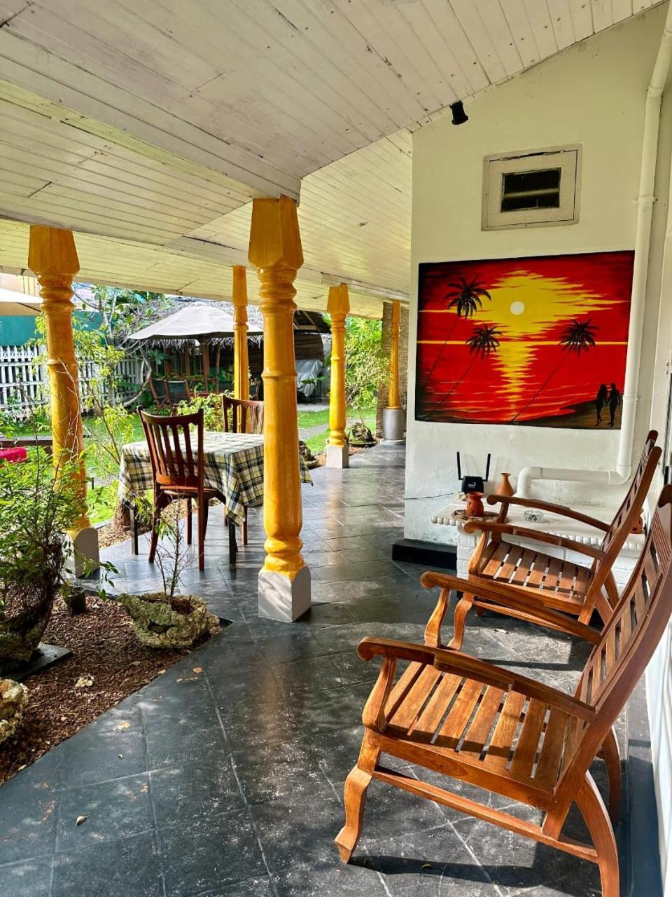 Villa Sunny Days Хиккадува Экстерьер фото